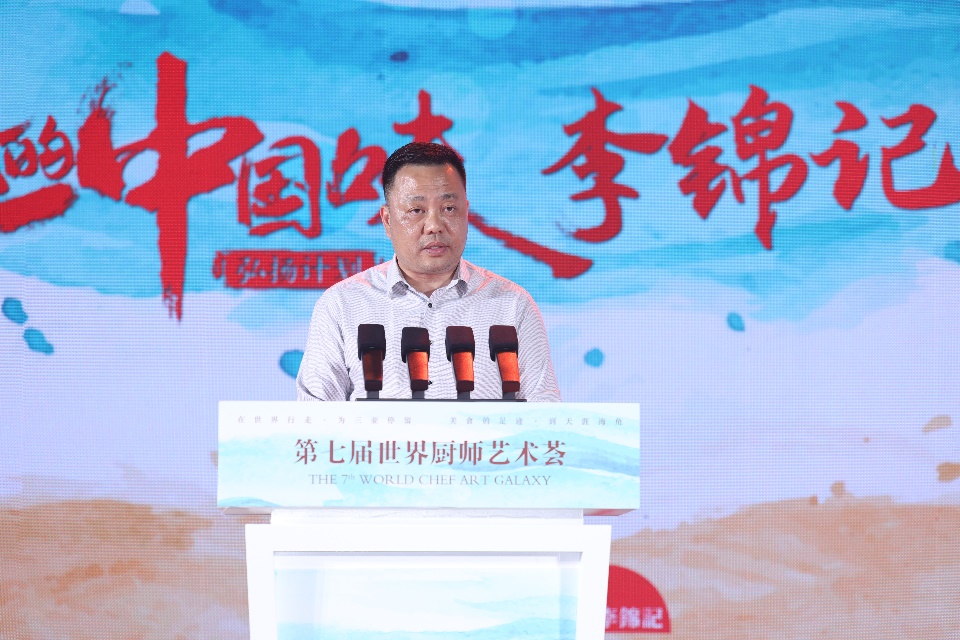 卡通人物

中度可信度描述已自動(dòng)生成
