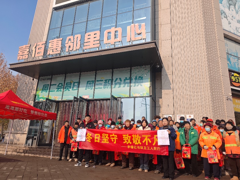 一群人站在建筑前AI 生成的內容可能不正確。